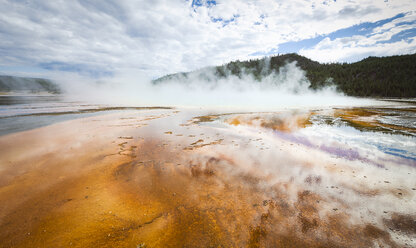 USA, Wyoming, Yellowstone-Nationalpark, Große Prismatische Quelle - EPF00272