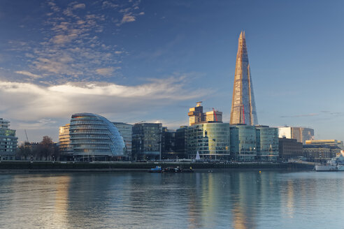 UK, London, Southwark with City Hall and The Shard - GFF00945