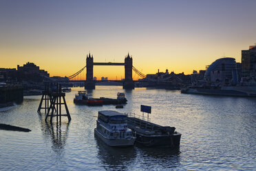 UK, London, River Thames with Tower Bridge - GFF00962