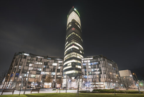 Spain, Bilbao, view to lighted Iberdrola Tower at night - DHC00045