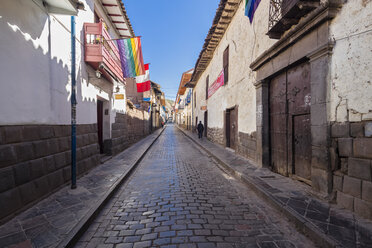 Peru, Cusco, road with cobblestones in the city - FOF08751