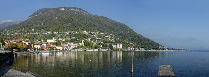 Italy, Lombardy, Lake Como, harbor of Gravedona - LBF01530