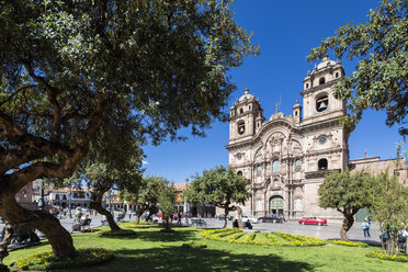 Peru, Cusco, Plaza de Armas und Jesuitenkirche - FOF08755