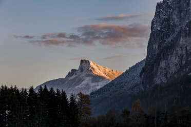 Austria, Mondsee, Schafberg at sunset - WVF00797