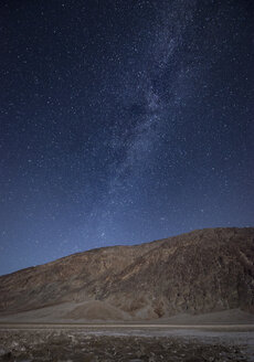 USA, Kalifornien, Death Valley, Badwater Basin bei Nacht - EPF00288