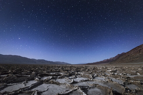 USA, Kalifornien, Death Valley, Badwater Basin bei Nacht - EPF00290