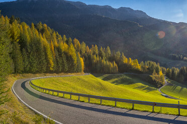 Italien, Südtirol, Füssener Tal im Herbst - LOMF00480