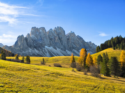 Italien, Südtirol, Ötztal, Geislergruppe im Herbst - LOMF00485