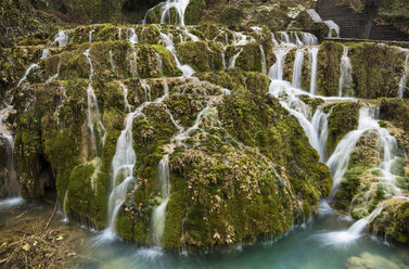 Spanien, Orbaneja del Castillo, Wasserfall - DHCF00054