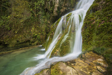 Spanien, Orbaneja del Castillo, Wasserfall - DHCF00056