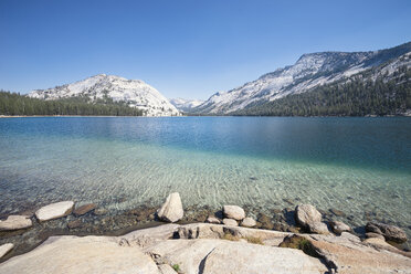 USA, California, Yosemite National Park, mountain lake - EPF00293