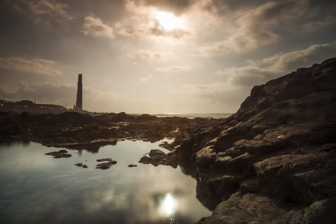 Spanien, Teneriffa, Blick auf die Silhouette von Punta del Hidalgo, lizenzfreies Stockfoto