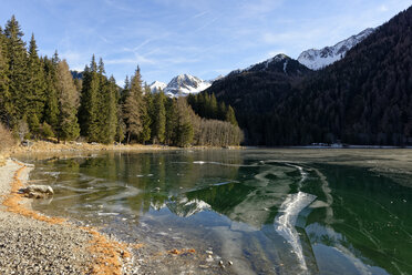 Italy, Alto Adige, Antholz Valley, frozen lake - LBF01543