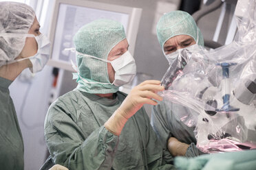 Neurochirurgische Operation - MWEF00126