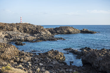 Spanien, Teneriffa, Blick auf den Leuchtturm von Punta Rasca - SIPF01396