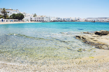 Greece, Mykonos, view to the city from Agia Anna Beach - GEMF01460