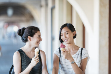 Two smiling young women with ice cream cones - ALBF00114