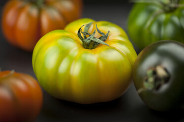 Gelbgrüne Ochsenherz-Tomate - JUNF00807