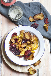 Homemade vegetable chips made of beetroots and turnips with sea salt - SBDF03137