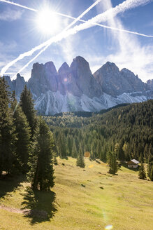 Italien, Südtirol, Villnösser Tal, Geisler Gruppe - EGBF00196