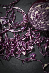 Geriebener Rotkohl auf Schiefer - MAEF12119