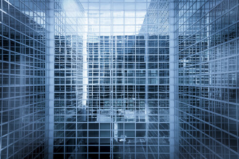 Modern glass facade, partial view - SKAF00031