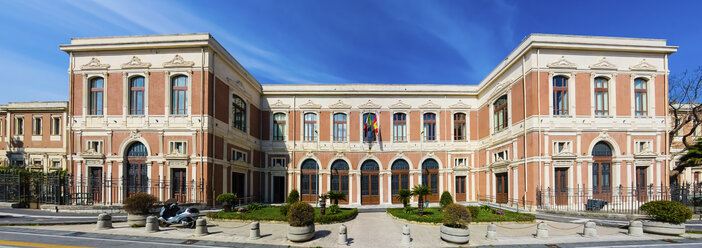 Italien, Sizilien, Messina, Blick auf die Universität - AMF05242