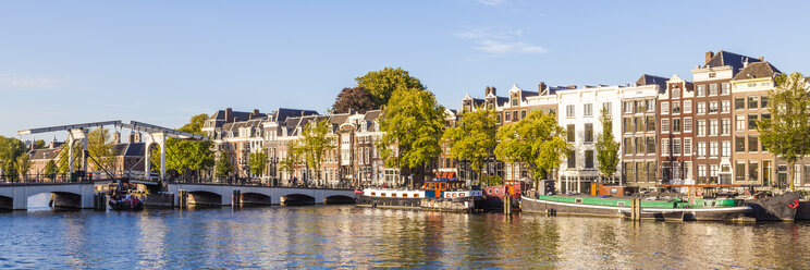 Netherlands, Amsterdam, view to Magere Brug and row of historical houses at Amstel River - WDF03881