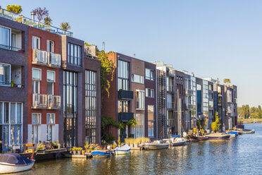 Netherlands, Amsterdam, Borneo Island, modern terraced houses at Scheepstimmermanstraat - WDF03890