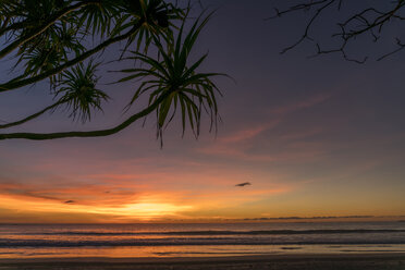 Myanmar, Sonnenuntergang am Strand von Ngwesaung - PCF00330