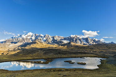 Peru, Andes, Vilcanota mountain range, summit of the Alcamarinayoc - FOF08831