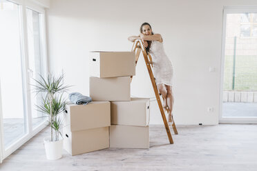 Mature businesswoman moving into her new home - JOSF00552