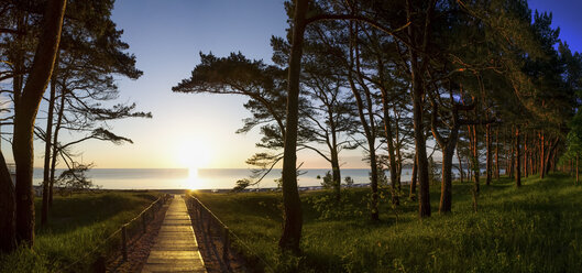 Germany, Ruegen Island, Binz, view to the sea at sunset - PUF00584