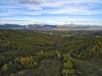 Italy, Umbria, Aerial view of the town of Gubbio in Autumn - LOMF00503