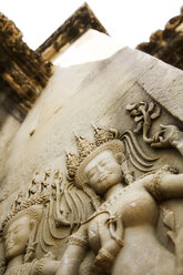 Kambodscha, Tempel von Angkor Wat, Relief einer Göttin - REAF00173