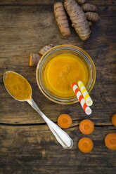 Carrot tangerine Smoothie with curcuma - LVF05869