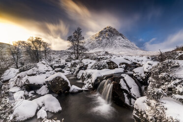 UK, Schottland, Glencoe, Buachaille Etive Mor im Winter - SMAF00669