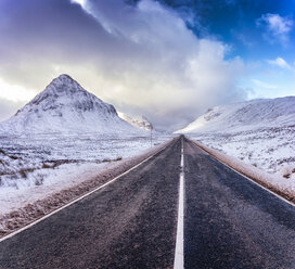 UK, Scotland, Glencoe, A92 road in winter - SMAF00673