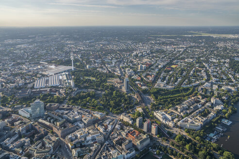 Deutschland, Hamburg, Luftbild des Karolinenviertels mit Heinrich-Hertz-Turm - PVCF00980