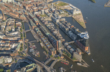 Deutschland, Hamburg, Luftaufnahme der Speicherstadt mit Elbphilharmonie - PVCF00986