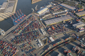 Deutschland, Hamburg, Luftaufnahme des Containerterminals Tollerort - PVCF01003