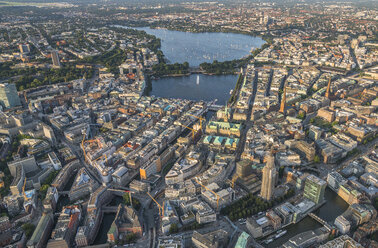 Deutschland, Hamburg, Luftbild des Bezirks Mitte mit Alster - PVCF01014