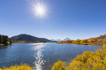 USA, Wyoming, Rocky Mountains, Teton Range, Grand Teton National Park, Snake River, Oxbow Bend, Mount Moran, Indian Summer - FOF08869