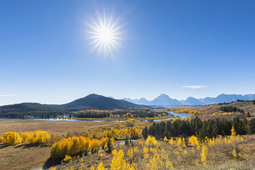 USA, Wyoming, Rocky Mountains, Teton Range, Grand Teton National Park, Snake River, Oxbow Bend, Mount Moran, Indian Summer - FOF08870