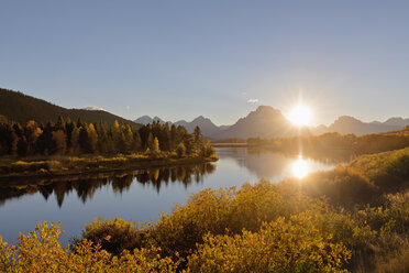 USA, Wyoming, Rocky Mountains, Teton Range, Grand Teton National Park, Snake River, Oxbow Bend, Mount Moran, Indian Summer - FOF08871