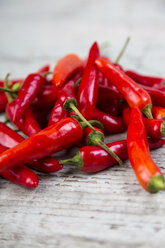 Pile of chili pods, close-up - JUNF00845