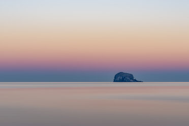 UK, Schottland, Bass Rock, Sonnenuntergang - SMAF00689