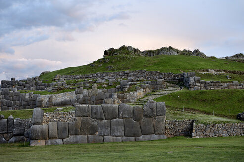 Peru, Provinz Cusco, Inka-Ruinen von Sacsayhuaman - FLKF00714