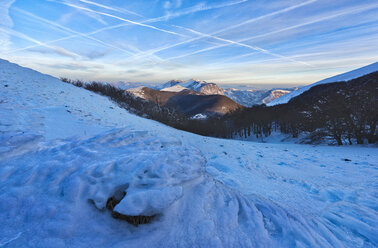 Italy, Umbria, Apennines, frost-covered Monte Cucco - LOMF00524