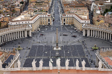 Italien, Rom, Petersplatz vom Petersdom aus gesehen - DSGF01495